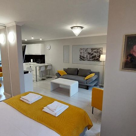 Elegancki Apartament W Sercu Warszawy Варшава Экстерьер фото
